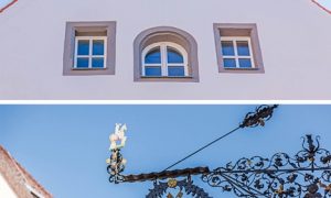 Dachgeschoss und historische Beschilderung